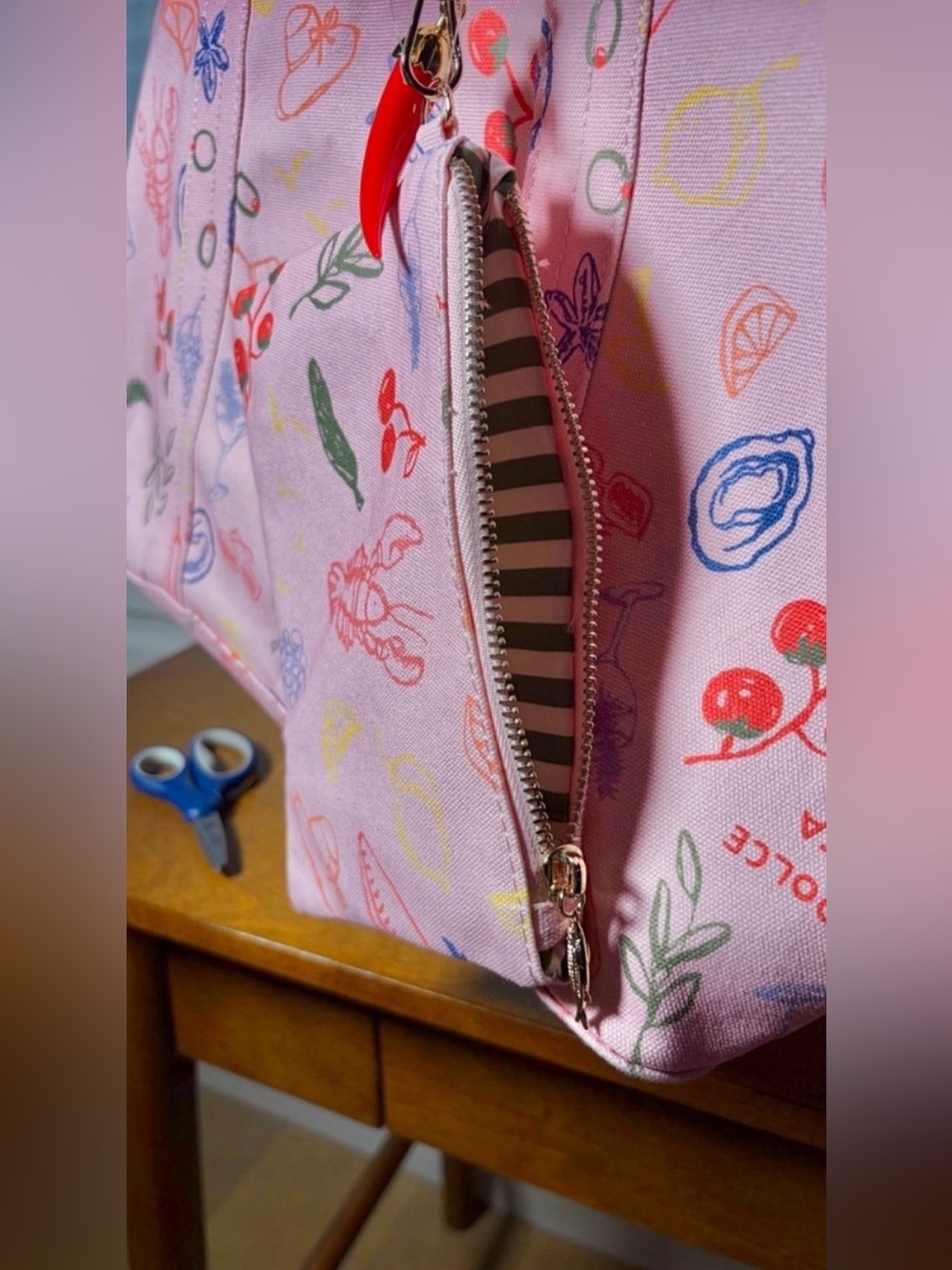 Italian Coastal Motif Tote Soft Pink with Green Stripe Interior - Picture 3 of 7
